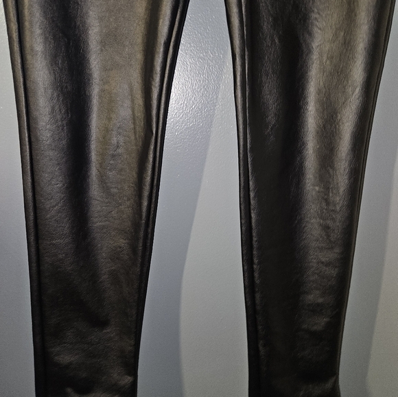 Kendall & Kylie Womans Black Faux Leather Pants Size L - Picture 5 of 10
